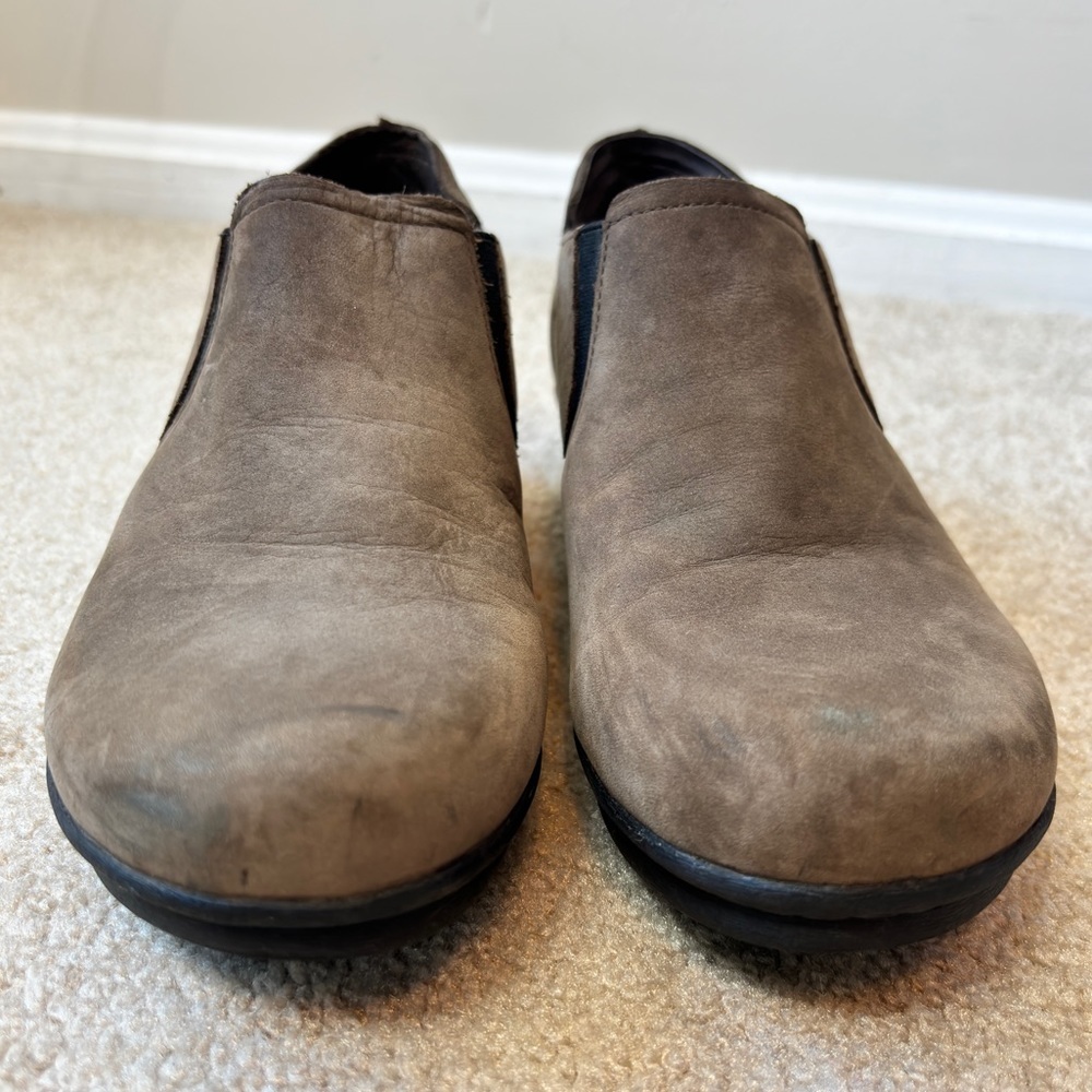 Dansko Lynn‎ Casual Slip on Shoes Khaki Taupe Nubuck Leather Size 39 - Picture 5 of 12